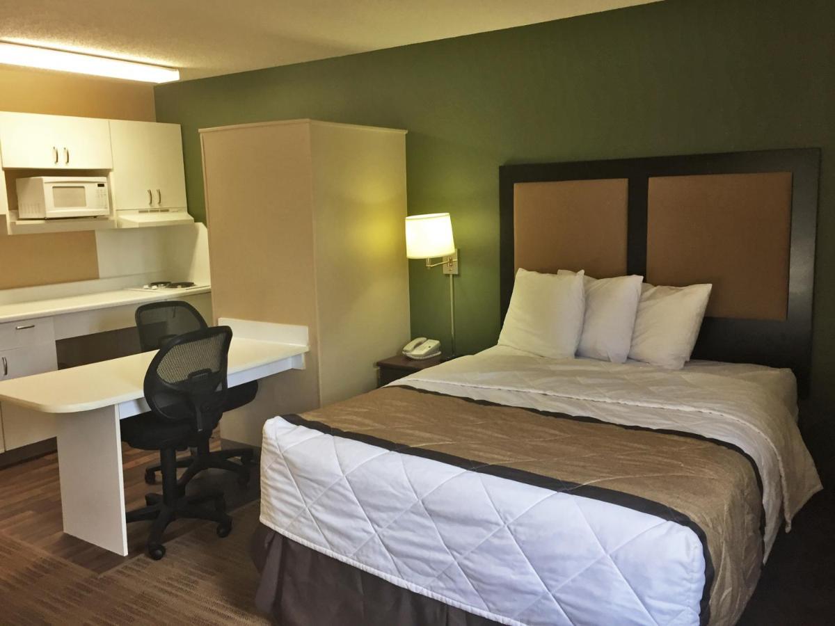 Extended Stay America Select Suites - Chicago - Hanover Park Екстериор снимка