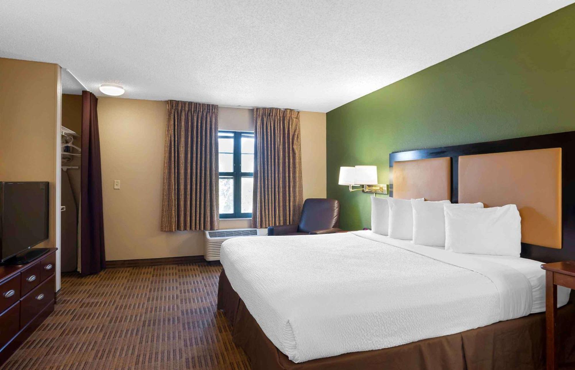 Extended Stay America Select Suites - Chicago - Hanover Park Екстериор снимка