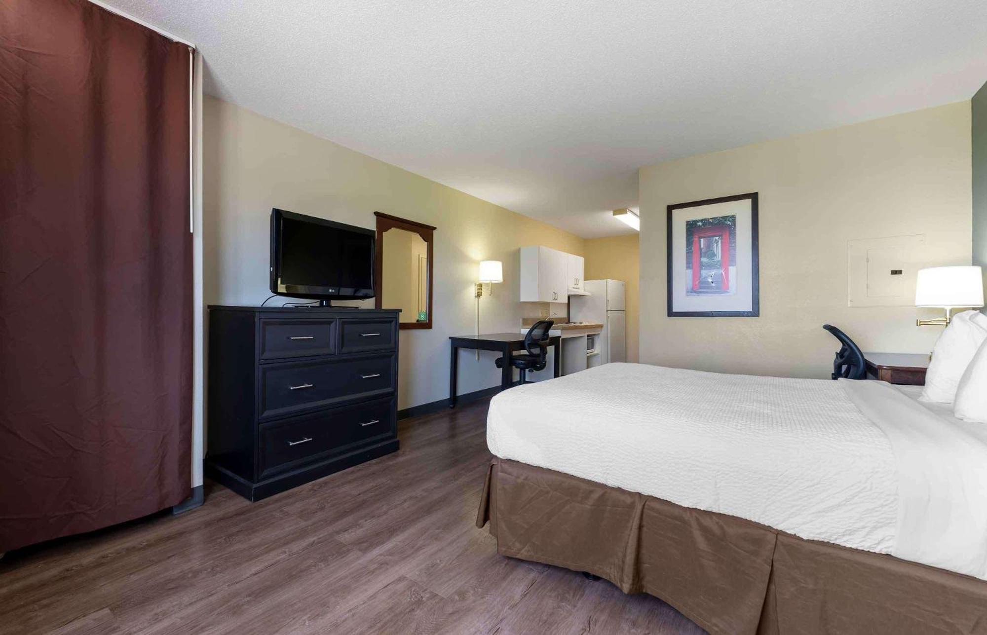 Extended Stay America Select Suites - Chicago - Hanover Park Екстериор снимка